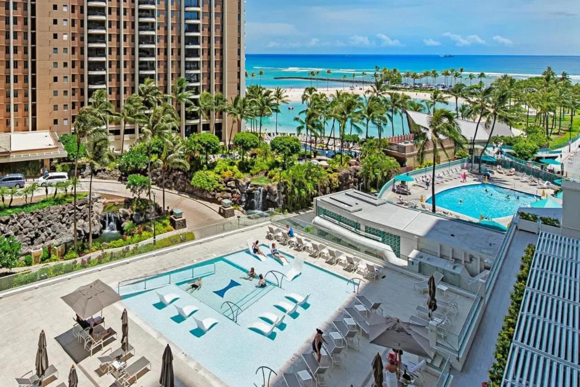 Panoramic Oceanview Resort - Full Kitchen In Each Room, 2 Swimming Pools, Onsite Restaurants, Fireworks Every Friday Гонолулу Экстерьер фото