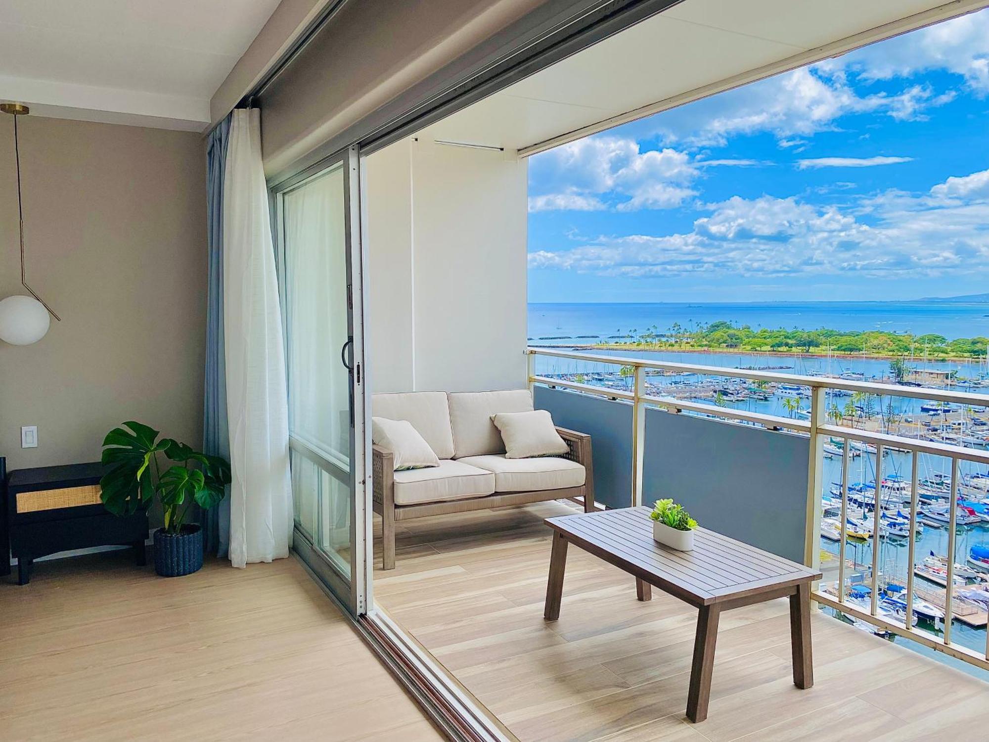 Panoramic Oceanview Resort - Full Kitchen In Each Room, 2 Swimming Pools, Onsite Restaurants, Fireworks Every Friday Гонолулу Экстерьер фото