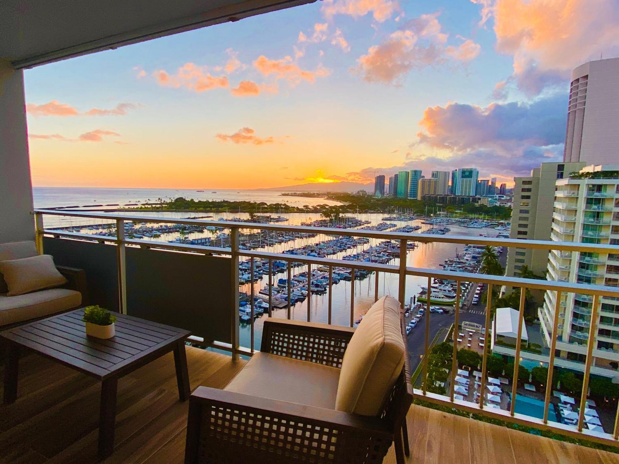 Panoramic Oceanview Resort - Full Kitchen In Each Room, 2 Swimming Pools, Onsite Restaurants, Fireworks Every Friday Гонолулу Экстерьер фото