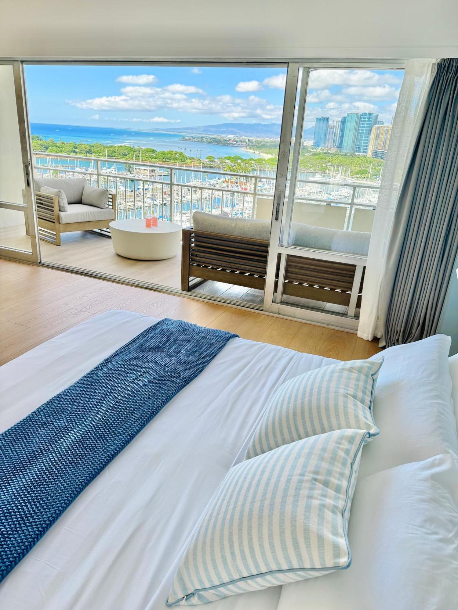 Panoramic Oceanview Resort - Full Kitchen In Each Room, 2 Swimming Pools, Onsite Restaurants, Fireworks Every Friday Гонолулу Экстерьер фото