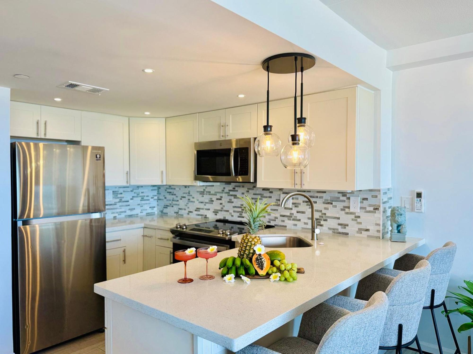 Panoramic Oceanview Resort - Full Kitchen In Each Room, 2 Swimming Pools, Onsite Restaurants, Fireworks Every Friday Гонолулу Экстерьер фото